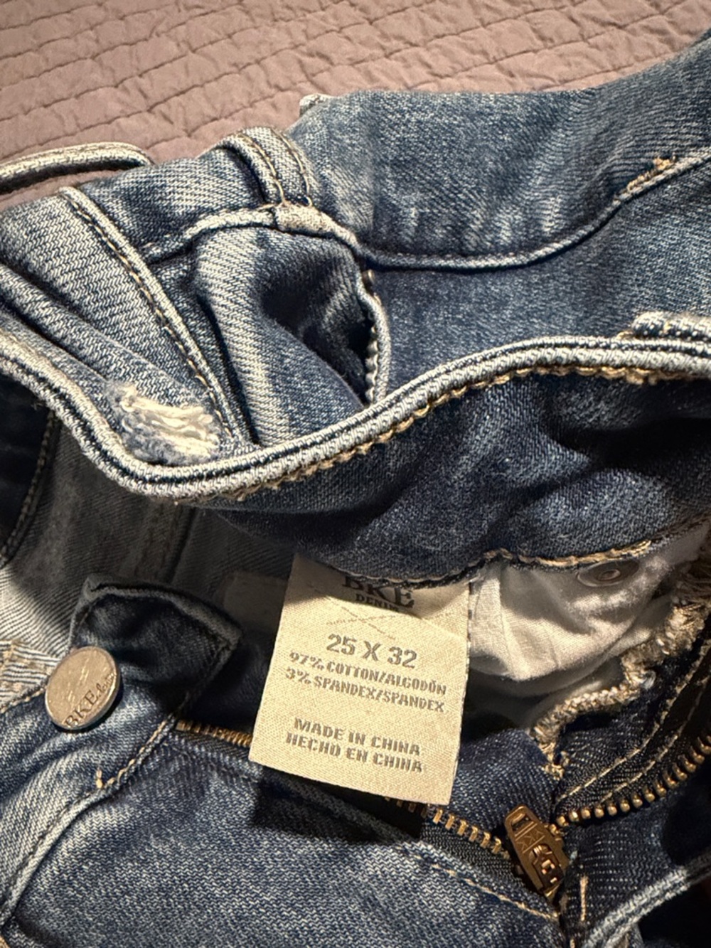 BKE Women's Straight Leg Jeans in Medium Blue Wash - Picture 4 of 4